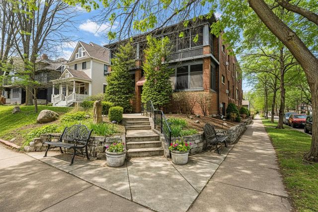 918 Goodrich Avenue A, Saint Paul, MN 55105