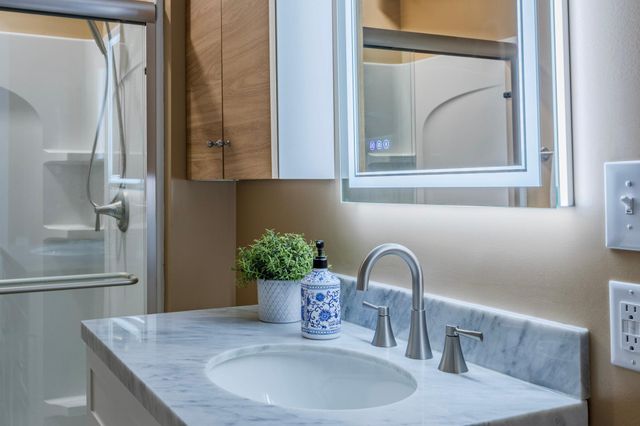 918 Goodrich Avenue A, Saint Paul, MN 55105