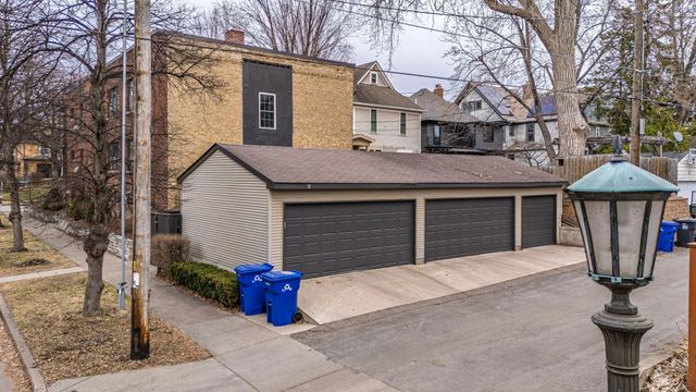 918 Goodrich Avenue A, Saint Paul, MN 55105