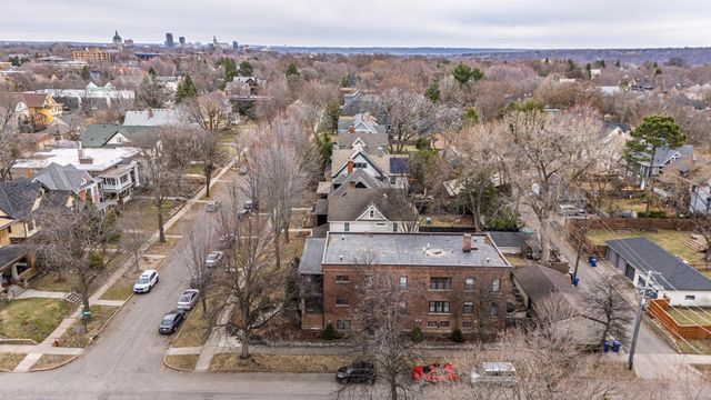 918 Goodrich Avenue A, Saint Paul, MN 55105