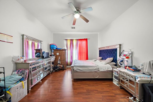 1122 N Magnolia Dale Drive, Fresno, TX 77545