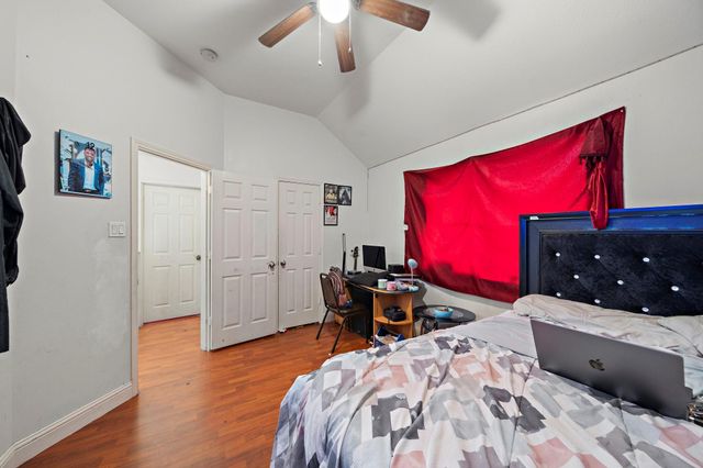 1122 N Magnolia Dale Drive, Fresno, TX 77545