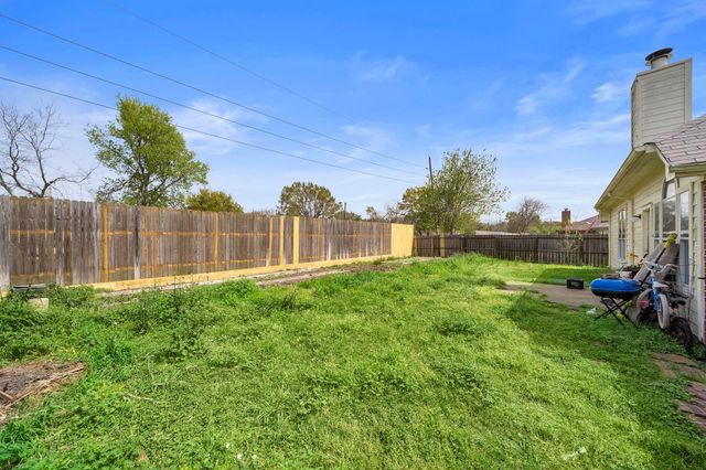 1122 N Magnolia Dale Drive, Fresno, TX 77545