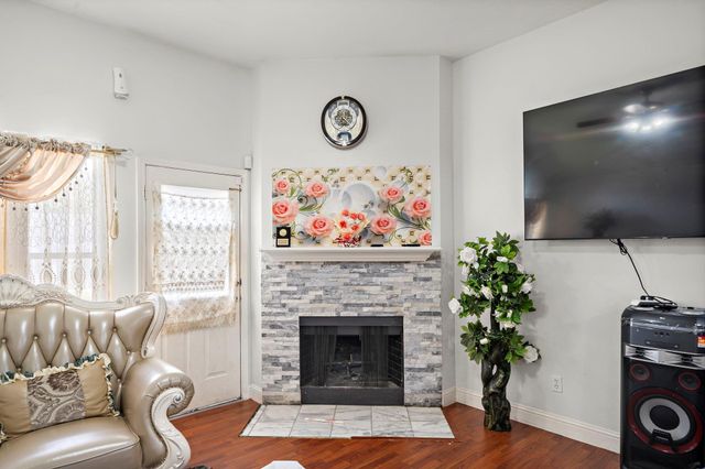 1122 N Magnolia Dale Drive, Fresno, TX 77545