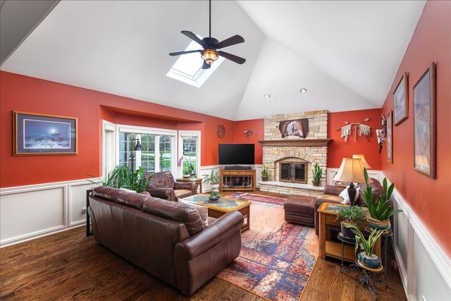 1576 Pine Lake Drive, Naperville, IL 60564