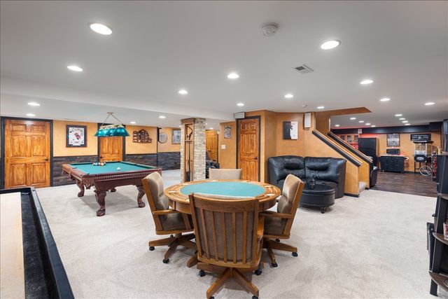 1576 Pine Lake Drive, Naperville, IL 60564