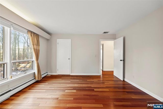 8 Brush Hill Road, Kinnelon Borough, NJ 07405