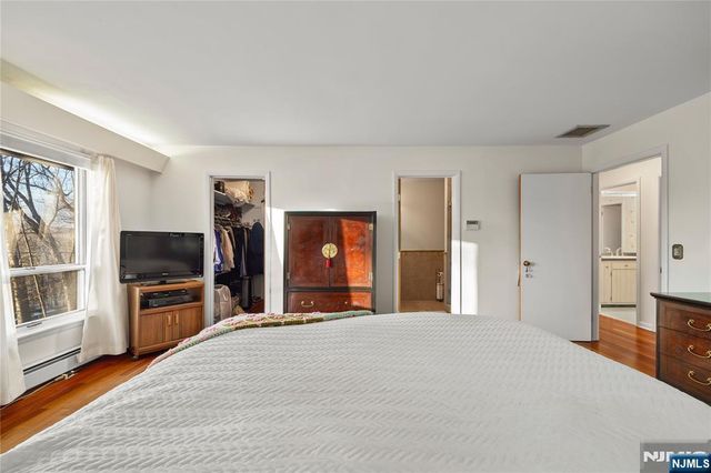 8 Brush Hill Road, Kinnelon Borough, NJ 07405