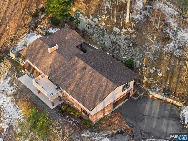 8 Brush Hill Road, Kinnelon Borough, NJ 07405