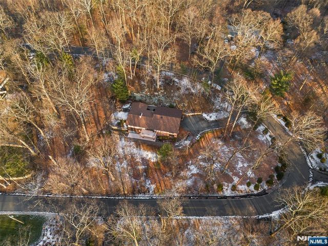 8 Brush Hill Road, Kinnelon Borough, NJ 07405