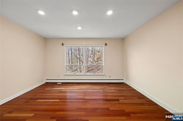 8 Brush Hill Road, Kinnelon Borough, NJ 07405