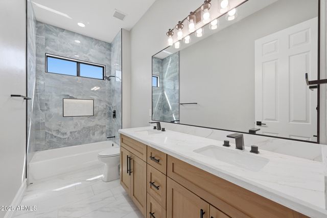 8001 W SAN JUAN Avenue, Glendale, AZ 85303