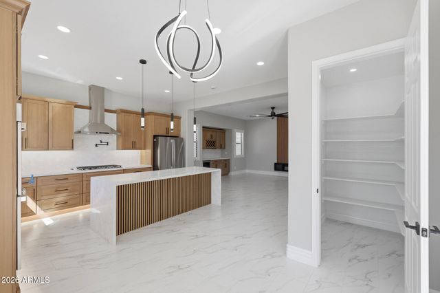 8001 W SAN JUAN Avenue, Glendale, AZ 85303