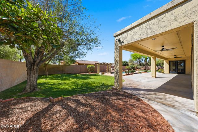 8001 W SAN JUAN Avenue, Glendale, AZ 85303