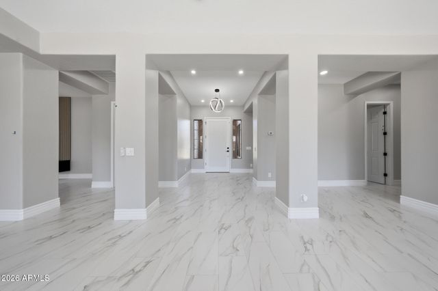 8001 W SAN JUAN Avenue, Glendale, AZ 85303