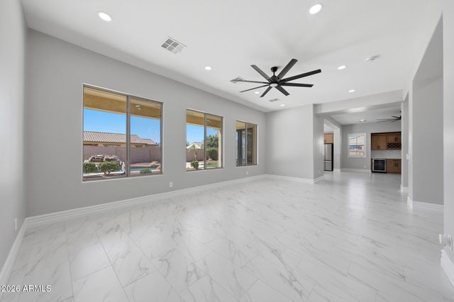 8001 W SAN JUAN Avenue, Glendale, AZ 85303