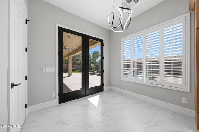 8001 W SAN JUAN Avenue, Glendale, AZ 85303