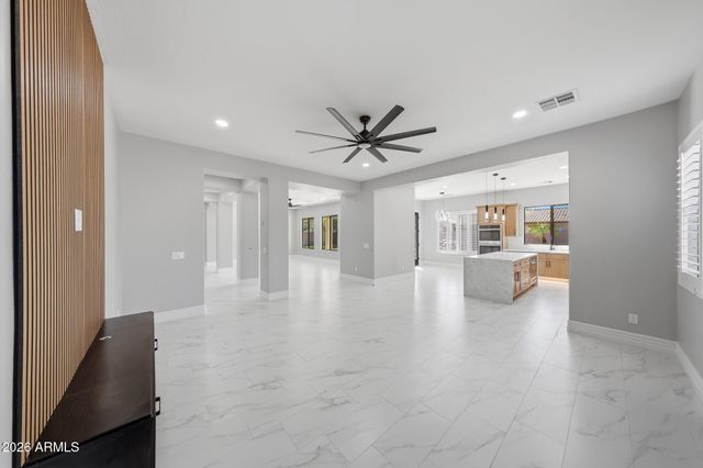 8001 W SAN JUAN Avenue, Glendale, AZ 85303