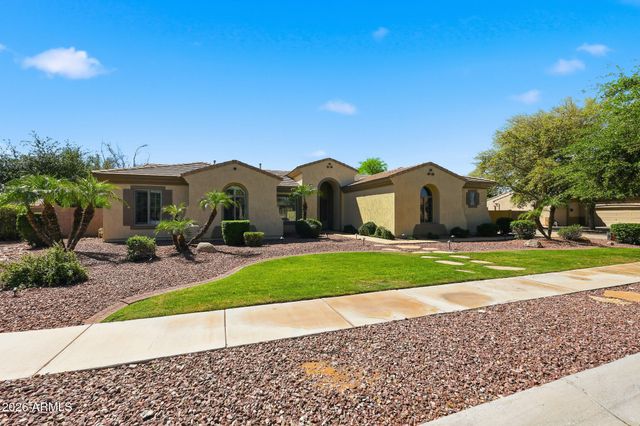 8001 W SAN JUAN Avenue, Glendale, AZ 85303