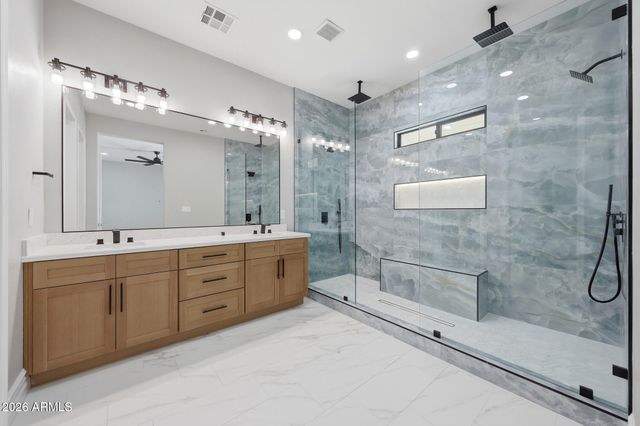 8001 W SAN JUAN Avenue, Glendale, AZ 85303