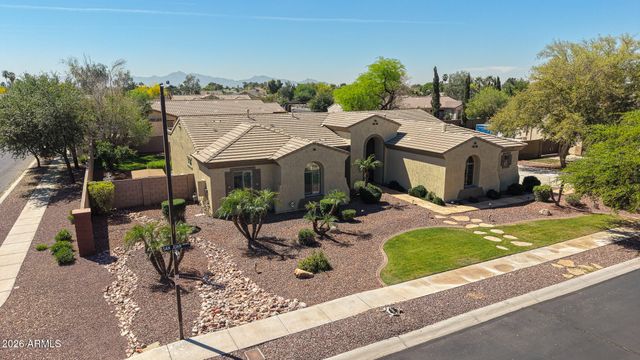 8001 W SAN JUAN Avenue, Glendale, AZ 85303