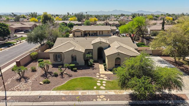 8001 W SAN JUAN Avenue, Glendale, AZ 85303