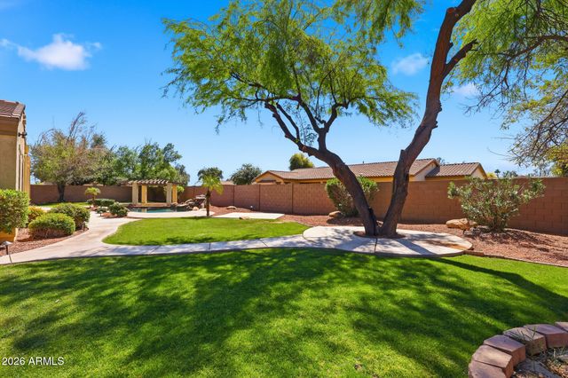 8001 W SAN JUAN Avenue, Glendale, AZ 85303