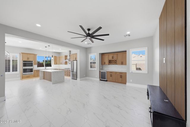 8001 W SAN JUAN Avenue, Glendale, AZ 85303