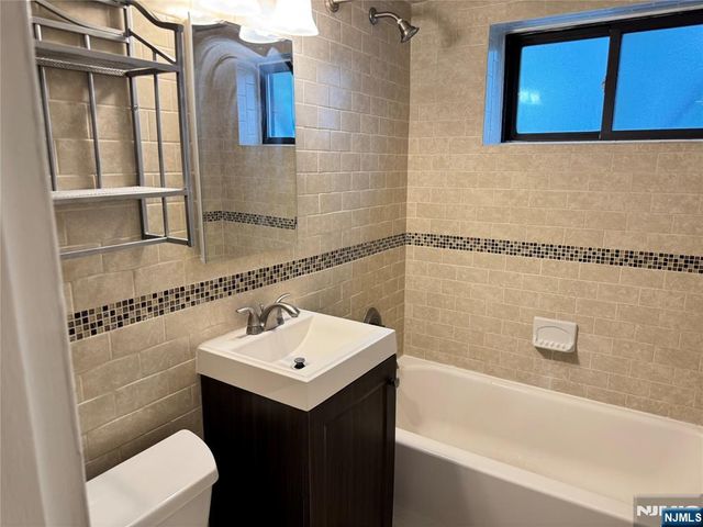 3001 Edwin Avenue 4A, Fort Lee, NJ 07024