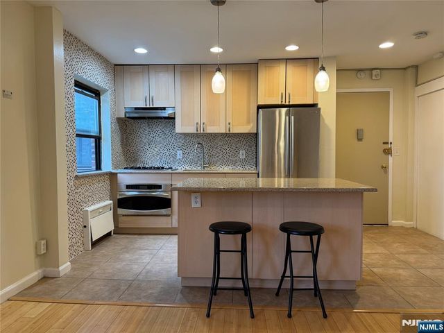 3001 Edwin Avenue 4A, Fort Lee, NJ 07024