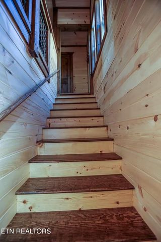 433 Ball Mountain Lane, Gatlinburg, TN 37738