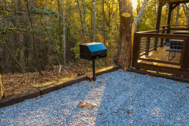 433 Ball Mountain Lane, Gatlinburg, TN 37738