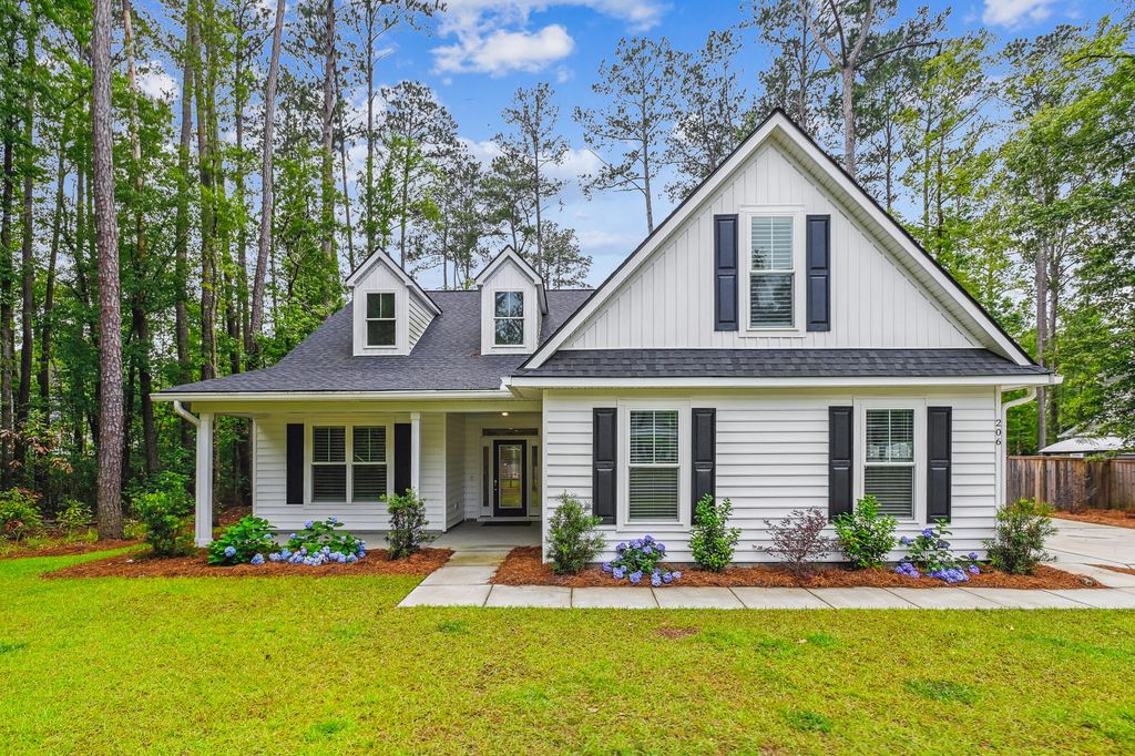 206 Almond Court, Summerville, SC 29483