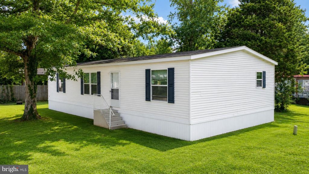 15 BRIARWOOD LN, PITTSGROVE TWP, NJ 08318 — exterior