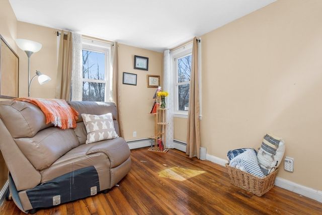 37 Reeds Ln, Holbrook, MA 02343