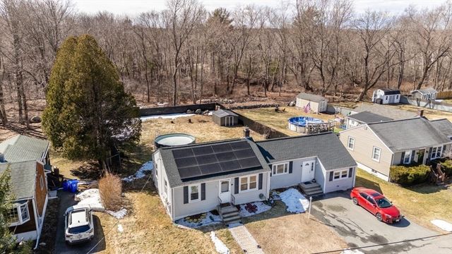 37 Reeds Ln, Holbrook, MA 02343