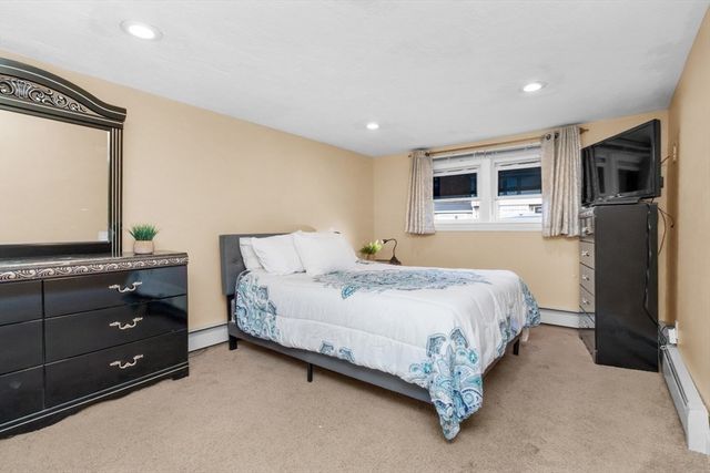 37 Reeds Ln, Holbrook, MA 02343