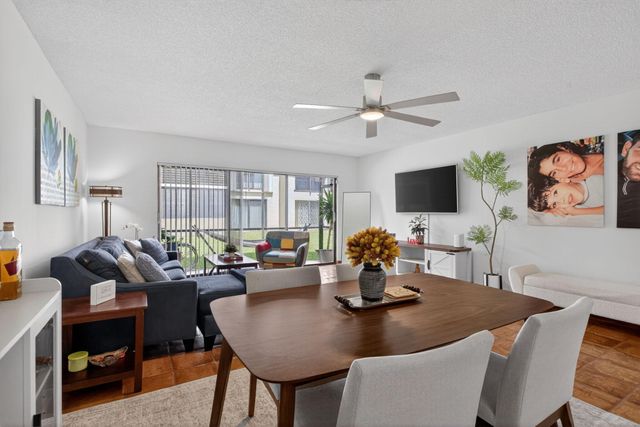 172 W Laurel Drive 1102, Margate, FL 33063