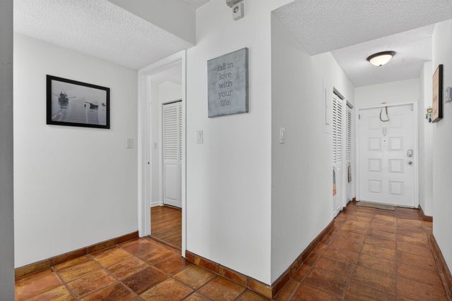172 W Laurel Drive 1102, Margate, FL 33063