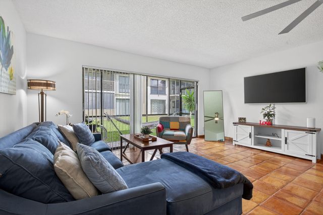 172 W Laurel Drive 1102, Margate, FL 33063
