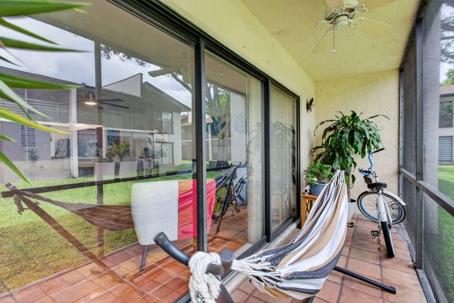 172 W Laurel Drive 1102, Margate, FL 33063