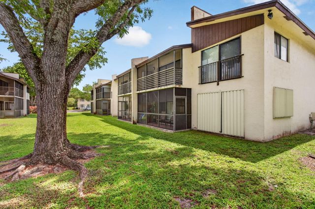 172 W Laurel Drive 1102, Margate, FL 33063