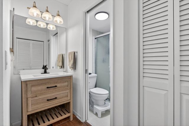 172 W Laurel Drive 1102, Margate, FL 33063