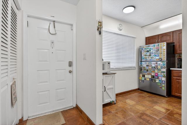 172 W Laurel Drive 1102, Margate, FL 33063