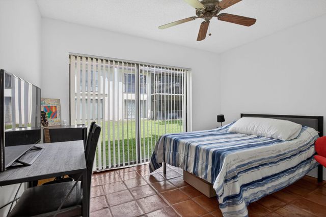 172 W Laurel Drive 1102, Margate, FL 33063