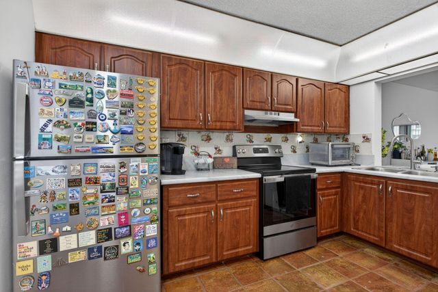 172 W Laurel Drive 1102, Margate, FL 33063