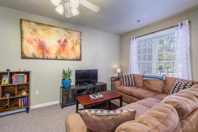 8717 Little Hoop RD, Roanoke, VA 24019