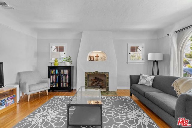 1119 Bella Vista Avenue, Pasadena, CA 91107