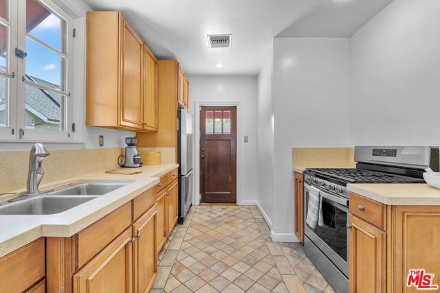 1119 Bella Vista Avenue, Pasadena, CA 91107