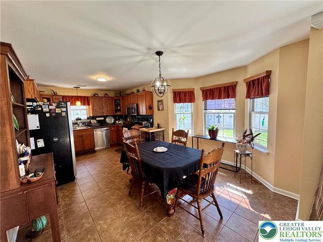 1942 Vintage Drive, Bethlehem Twp, PA 18045
